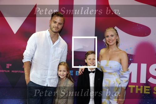 Amsterdam 30 september 2022
Premiere Misfit in Pathe arena.
De cast bestond oa uit Bettina Holwerda, Timor Steffens Senna Ramos Duncan Tromp Stefania Nienke v Dijk Anique Dreamon Kes v d Broek Ricky Naingolan Roosmarijn Wind Felice Poppeliers en Kimberley Agyarko