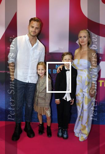 Amsterdam 30 september 2022
Premiere Misfit in Pathe arena.
De cast bestond oa uit Bettina Holwerda, Timor Steffens Senna Ramos Duncan Tromp Stefania Nienke v Dijk Anique Dreamon Kes v d Broek Ricky Naingolan Roosmarijn Wind Felice Poppeliers en Kimberley Agyarko