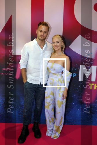 Amsterdam 30 september 2022
Premiere Misfit in Pathe arena.
De cast bestond oa uit Bettina Holwerda, Timor Steffens Senna Ramos Duncan Tromp Stefania Nienke v Dijk Anique Dreamon Kes v d Broek Ricky Naingolan Roosmarijn Wind Felice Poppeliers en Kimberley Agyarko