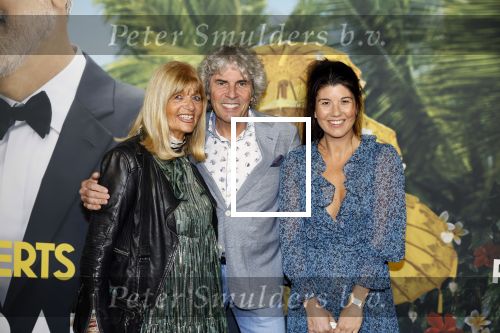 Amsterdam 25 september 2022
Premiere ticket to paradise in Tuschinski.
Chloe Sterk met haar ouders