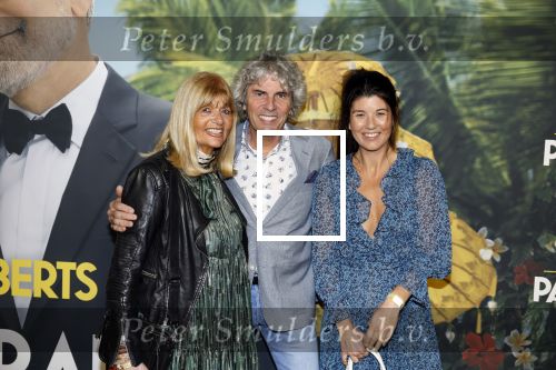 Amsterdam 25 september 2022
Premiere ticket to paradise in Tuschinski.
Chloe Sterk met haar ouders