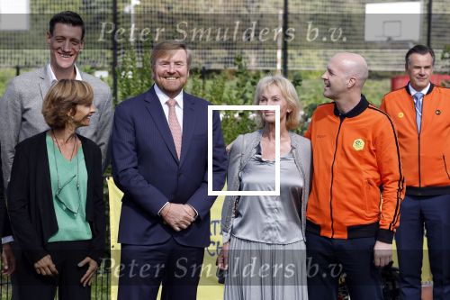 Amsterdam 21 september 2022
Koning Willem Alexander bezoekt sportdag van de Johan Cruyff foundation op de toekomst en in de Johan Cruyff Arena . Danny Cruyff Jordi Cruyff en zijn dochter Susila .