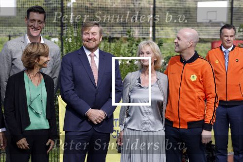 Amsterdam 21 september 2022
Koning Willem Alexander bezoekt sportdag van de Johan Cruyff foundation op de toekomst en in de Johan Cruyff Arena . Danny Cruyff Jordi Cruyff en zijn dochter Susila .