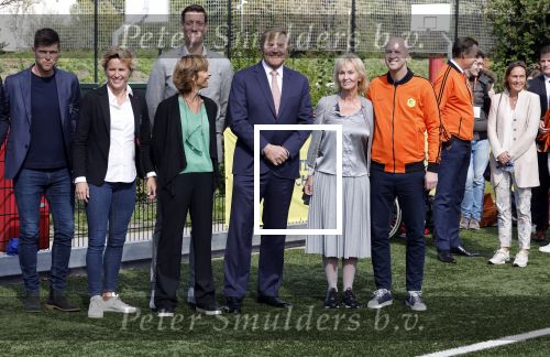 Amsterdam 21 september 2022
Koning Willem Alexander bezoekt sportdag van de Johan Cruyff foundation op de toekomst en in de Johan Cruyff Arena . Danny Cruyff Jordi Cruyff en zijn dochter Susila .