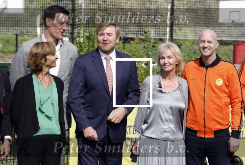 Amsterdam 21 september 2022
Koning Willem Alexander bezoekt sportdag van de Johan Cruyff foundation op de toekomst en in de Johan Cruyff Arena . Danny Cruyff Jordi Cruyff en zijn dochter Susila .