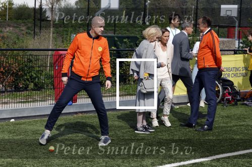 Amsterdam 21 september 2022
Koning Willem Alexander bezoekt sportdag van de Johan Cruyff foundation op de toekomst en in de Johan Cruyff Arena . Danny Cruyff Jordi Cruyff en zijn dochter Susila .