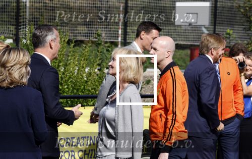 Amsterdam 21 september 2022
Koning Willem Alexander bezoekt sportdag van de Johan Cruyff foundation op de toekomst en in de Johan Cruyff Arena . Danny Cruyff Jordi Cruyff en zijn dochter Susila .