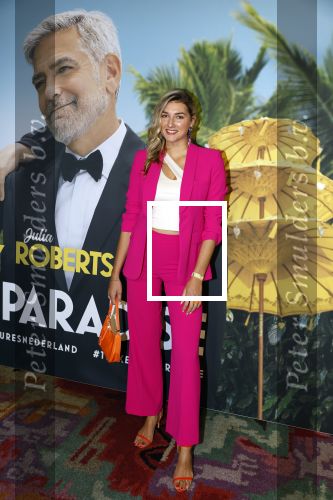 Amsterdam 25 september 2022
Premiere ticket to paradise in Tuschinski.
Denise Speelman