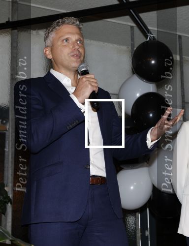 Diemen 27 september 2022
Boekpresentatie Roland Kahn . Roland met de doctoren van het AVLH ziekenhuis