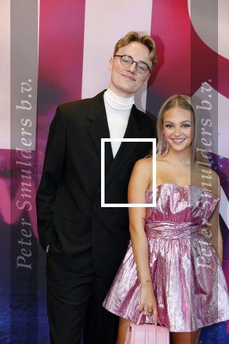 Amsterdam 30 september 2022
Premiere Misfit in Pathe arena.
De cast bestond oa uit Bettina Holwerda, Timor Steffens Senna Ramos Duncan Tromp Stefania Nienke v Dijk Anique Dreamon Kes v d Broek Ricky Naingolan Roosmarijn Wind Felice Poppeliers en Kimberley Agyarko
