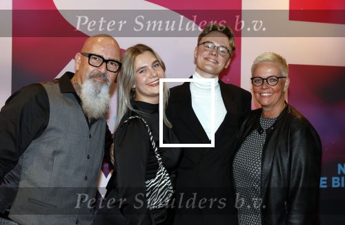 Amsterdam 30 september 2022
Premiere Misfit in Pathe arena.
De cast bestond oa uit Bettina Holwerda, Timor Steffens Senna Ramos Duncan Tromp Stefania Nienke v Dijk Anique Dreamon Kes v d Broek Ricky Naingolan Roosmarijn Wind Felice Poppeliers en Kimberley Agyarko