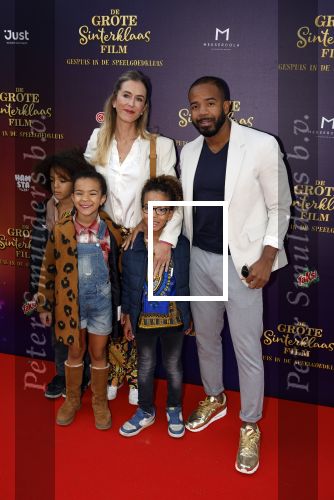 Amsterdam 2 oktober 2022
Premiere de grote sinterklaasfilm gespuis in de speelgoedkluis in Tuschinski. In de muzikale familiefilm De Grote Sinterklaasfilm â€“
Dwight v d Vijver