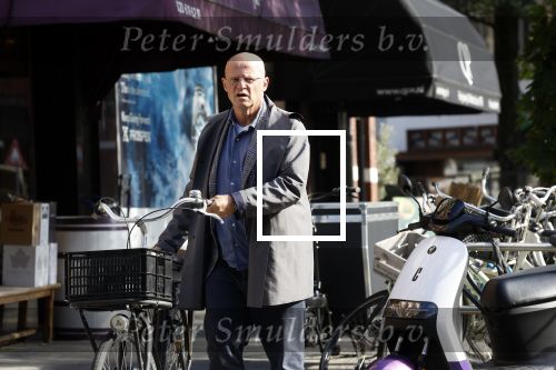 Amstetdam 4 oktober 2022
Ferdinanad Grapperhaus doet boodschappen in Amsterdam zuid