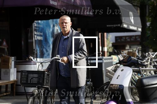 Amstetdam 4 oktober 2022
Ferdinanad Grapperhaus doet boodschappen in Amsterdam zuid