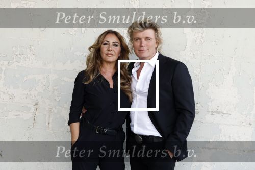 Ijmuiden 4 oktober 2022
Persconferentie in het pand / loods van Hans Klok .
Hans met Sittah Koene