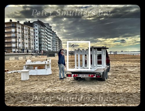 Knokke, 10 Oktober 2022 Strandtent Indi Beach einde seizoen en dus het demonteren van alles