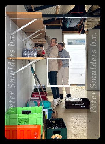 Knokke, 10 Oktober 2022 Strandtent Indi Beach einde seizoen en dus het demonteren van alles
