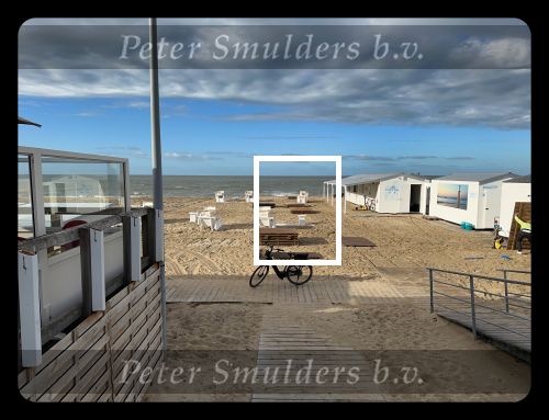 Knokke, 10 Oktober 2022 Strandtent Indi Beach einde seizoen en dus het demonteren van alles
