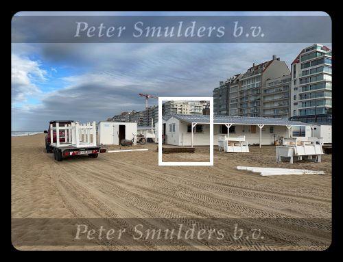 Knokke, 10 Oktober 2022 Strandtent Indi Beach einde seizoen en dus het demonteren van alles