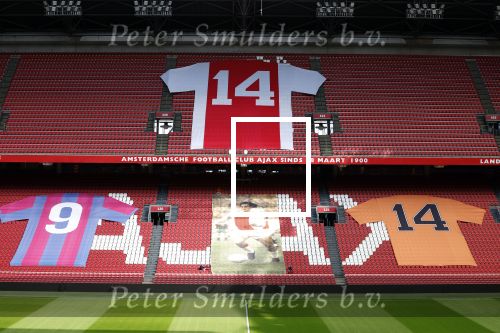 Amsterdam 21 september 2022
Koning Willem Alexander bezoekt sportdag van de Johan Cruyff foundation op de toekomst en in de Johan Cruyff Arena . Danny Cruyff Jordi Cruyff en zijn dochter Susila . Johan Cruyff shirts op tribuna
