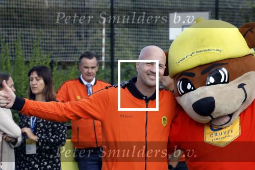 Amsterdam 21 september 2022
Koning Willem Alexander bezoekt sportdag van de Johan Cruyff foundation op de toekomst en in de Johan Cruyff Arena . Danny Cruyff Jordi Cruyff en zijn dochter Susila .