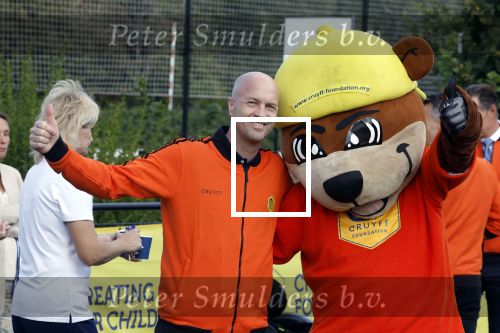 Amsterdam 21 september 2022
Koning Willem Alexander bezoekt sportdag van de Johan Cruyff foundation op de toekomst en in de Johan Cruyff Arena . Danny Cruyff Jordi Cruyff en zijn dochter Susila .