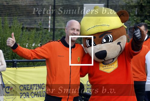 Amsterdam 21 september 2022
Koning Willem Alexander bezoekt sportdag van de Johan Cruyff foundation op de toekomst en in de Johan Cruyff Arena . Danny Cruyff Jordi Cruyff en zijn dochter Susila .