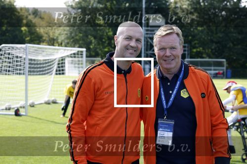 Amsterdam 21 september 2022
Koning Willem Alexander bezoekt sportdag van de Johan Cruyff foundation op de toekomst en in de Johan Cruyff Arena . Danny Cruyff Jordi Cruyff en zijn dochter Susila . Jordi Cruyff en Ronald Koeman