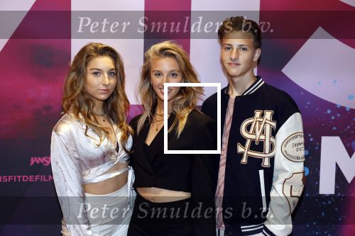 Amsterdam 30 september 2022
Premiere Misfit in Pathe arena.
De cast bestond oa uit Bettina Holwerda, Timor Steffens Senna Ramos Duncan Tromp Stefania Nienke v Dijk Anique Dreamon Kes v d Broek Ricky Naingolan Roosmarijn Wind Felice Poppeliers en Kimberley Agyarko . Kiya v Rossum