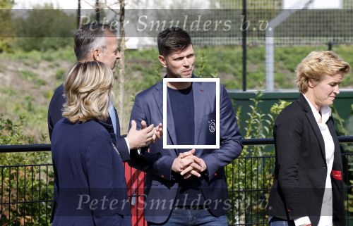 Amsterdam 21 september 2022
Koning Willem Alexander bezoekt sportdag van de Johan Cruyff foundation op de toekomst en in de Johan Cruyff Arena . Danny Cruyff Jordi Cruyff en zijn dochter Susila . Klaas jan Huntelaar