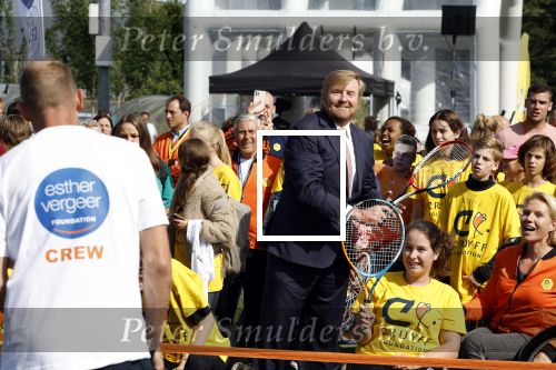 Amsterdam 21 september 2022
Koning Willem Alexander bezoekt sportdag van de Johan Cruyff foundation op de toekomst en in de Johan Cruyff Arena . Danny Cruyff Jordi Cruyff en zijn dochter Susila .