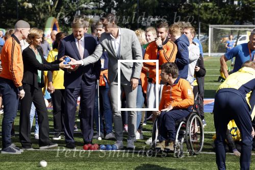 Amsterdam 21 september 2022
Koning Willem Alexander bezoekt sportdag van de Johan Cruyff foundation op de toekomst en in de Johan Cruyff Arena . Danny Cruyff Jordi Cruyff en zijn dochter Susila .