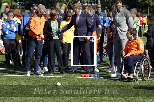 Amsterdam 21 september 2022
Koning Willem Alexander bezoekt sportdag van de Johan Cruyff foundation op de toekomst en in de Johan Cruyff Arena . Danny Cruyff Jordi Cruyff en zijn dochter Susila .