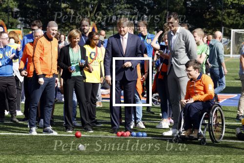 Amsterdam 21 september 2022
Koning Willem Alexander bezoekt sportdag van de Johan Cruyff foundation op de toekomst en in de Johan Cruyff Arena . Danny Cruyff Jordi Cruyff en zijn dochter Susila .