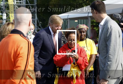 Amsterdam 21 september 2022
Koning Willem Alexander bezoekt sportdag van de Johan Cruyff foundation op de toekomst en in de Johan Cruyff Arena . Danny Cruyff Jordi Cruyff en zijn dochter Susila .