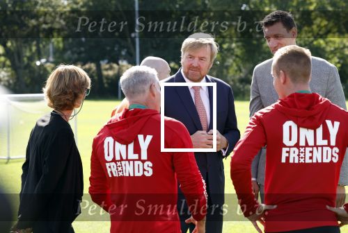 Amsterdam 21 september 2022
Koning Willem Alexander bezoekt sportdag van de Johan Cruyff foundation op de toekomst en in de Johan Cruyff Arena . Danny Cruyff Jordi Cruyff en zijn dochter Susila .