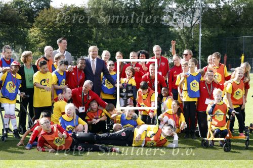 Amsterdam 21 september 2022
Koning Willem Alexander bezoekt sportdag van de Johan Cruyff foundation op de toekomst en in de Johan Cruyff Arena . Danny Cruyff Jordi Cruyff en zijn dochter Susila .