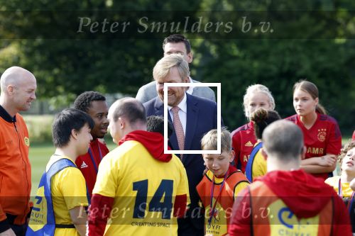 Amsterdam 21 september 2022
Koning Willem Alexander bezoekt sportdag van de Johan Cruyff foundation op de toekomst en in de Johan Cruyff Arena . Danny Cruyff Jordi Cruyff en zijn dochter Susila .