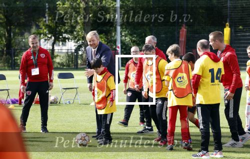 Amsterdam 21 september 2022
Koning Willem Alexander bezoekt sportdag van de Johan Cruyff foundation op de toekomst en in de Johan Cruyff Arena . Danny Cruyff Jordi Cruyff en zijn dochter Susila .