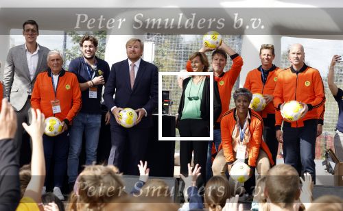 Amsterdam 21 september 2022
Koning Willem Alexander bezoekt sportdag van de Johan Cruyff foundation op de toekomst en in de Johan Cruyff Arena . Danny Cruyff Jordi Cruyff en zijn dochter Susila .