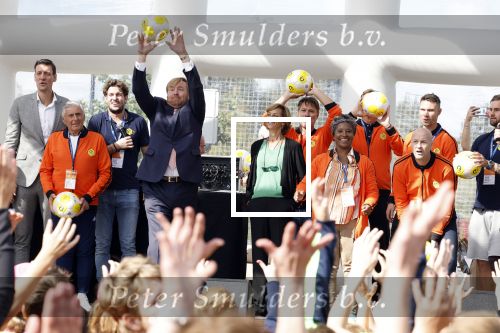 Amsterdam 21 september 2022
Koning Willem Alexander bezoekt sportdag van de Johan Cruyff foundation op de toekomst en in de Johan Cruyff Arena . Danny Cruyff Jordi Cruyff en zijn dochter Susila .