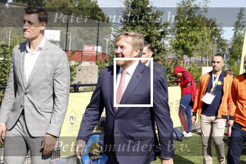 Amsterdam 21 september 2022
Koning Willem Alexander bezoekt sportdag van de Johan Cruyff foundation op de toekomst en in de Johan Cruyff Arena . Danny Cruyff Jordi Cruyff en zijn dochter Susila .