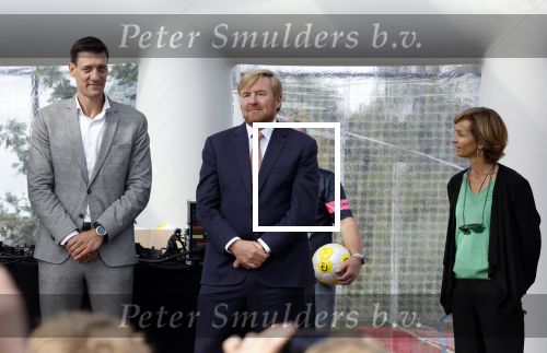 Amsterdam 21 september 2022
Koning Willem Alexander bezoekt sportdag van de Johan Cruyff foundation op de toekomst en in de Johan Cruyff Arena . Danny Cruyff Jordi Cruyff en zijn dochter Susila .