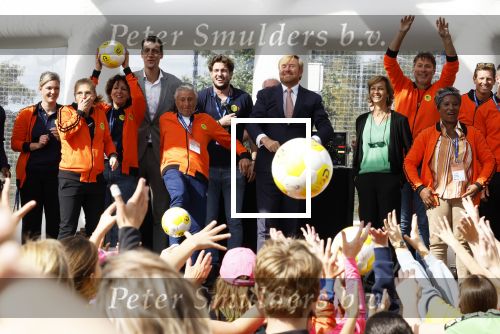 Amsterdam 21 september 2022
Koning Willem Alexander bezoekt sportdag van de Johan Cruyff foundation op de toekomst en in de Johan Cruyff Arena . Danny Cruyff Jordi Cruyff en zijn dochter Susila .