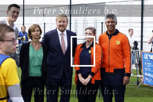 Amsterdam 21 september 2022
Koning Willem Alexander bezoekt sportdag van de Johan Cruyff foundation op de toekomst en in de Johan Cruyff Arena . Danny Cruyff Jordi Cruyff en zijn dochter Susila . Koning Willem Alexander Frank Rijkaard en Marlou van Rhijn