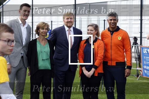 Amsterdam 21 september 2022
Koning Willem Alexander bezoekt sportdag van de Johan Cruyff foundation op de toekomst en in de Johan Cruyff Arena . Danny Cruyff Jordi Cruyff en zijn dochter Susila . Koning Willem Alexander Frank Rijkaard en Marlou van Rhijn
