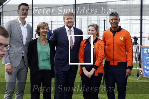Amsterdam 21 september 2022
Koning Willem Alexander bezoekt sportdag van de Johan Cruyff foundation op de toekomst en in de Johan Cruyff Arena . Danny Cruyff Jordi Cruyff en zijn dochter Susila . Koning Willem Alexander Frank Rijkaard en Marlou van Rhijn