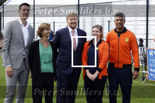 Amsterdam 21 september 2022
Koning Willem Alexander bezoekt sportdag van de Johan Cruyff foundation op de toekomst en in de Johan Cruyff Arena . Danny Cruyff Jordi Cruyff en zijn dochter Susila . Koning Willem Alexander Frank Rijkaard en Marlou van Rhijn