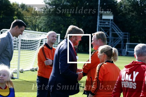 Amsterdam 21 september 2022
Koning Willem Alexander bezoekt sportdag van de Johan Cruyff foundation op de toekomst en in de Johan Cruyff Arena . Danny Cruyff Jordi Cruyff en zijn dochter Susila . Koning Willem Alexander en Ronald Koeman