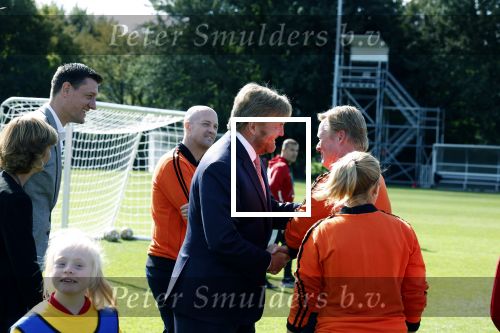 Amsterdam 21 september 2022
Koning Willem Alexander bezoekt sportdag van de Johan Cruyff foundation op de toekomst en in de Johan Cruyff Arena . Danny Cruyff Jordi Cruyff en zijn dochter Susila . Koning Willem Alexander en Ronald Koeman